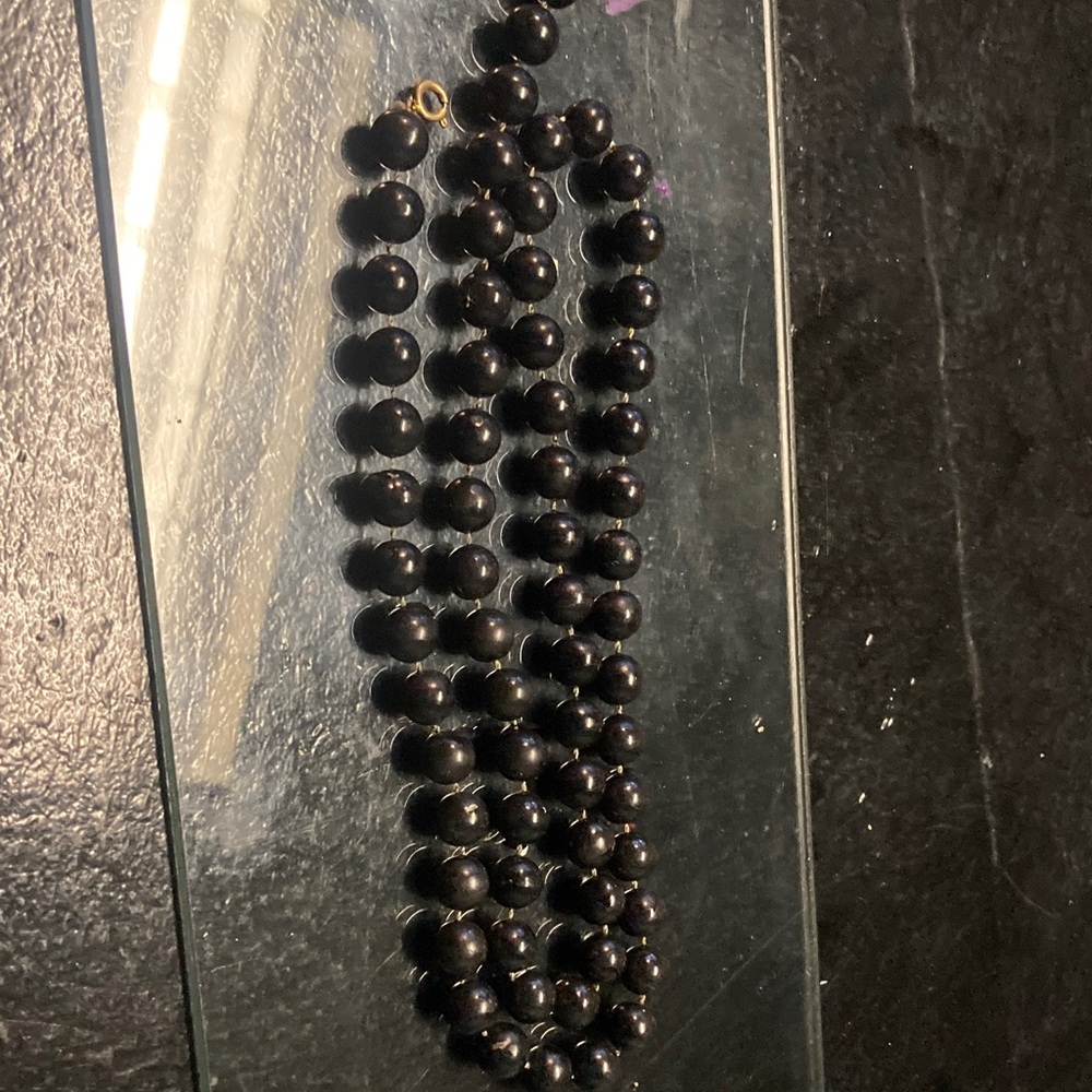 Elegant Black Pearl Necklace